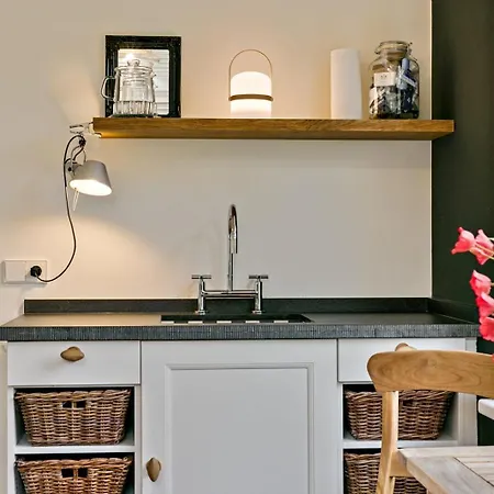 Holiday home Dijkstelweg: Beachside Retreat With Spacious Garden Ouddorp