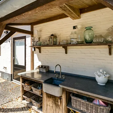Holiday home Dijkstelweg: Beachside Retreat With Spacious Garden Ouddorp