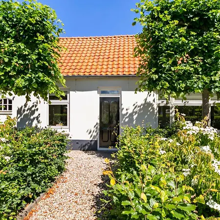 Dijkstelweg: Beachside Retreat With Spacious Garden Holiday home Ouddorp