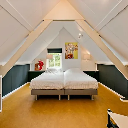 Dijkstelweg: Beachside Retreat With Spacious Garden